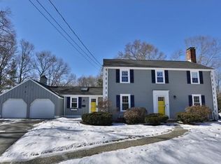 20 Fletcher Rd, Lynnfield, MA 01940