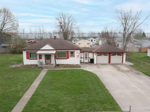 386 E Sheffield Ave, Pontiac, MI 48340