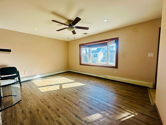 3rd image of 80 Spindle Rd
