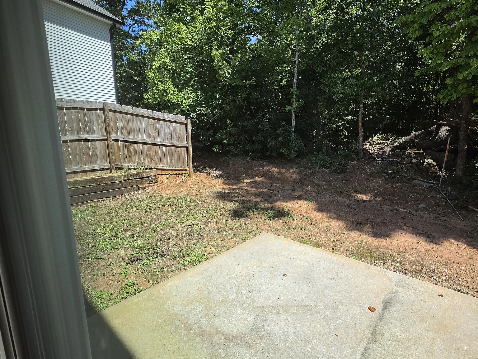 6 bed, 4.5 bath, 2689 sqft, $2,800 — Photo 4