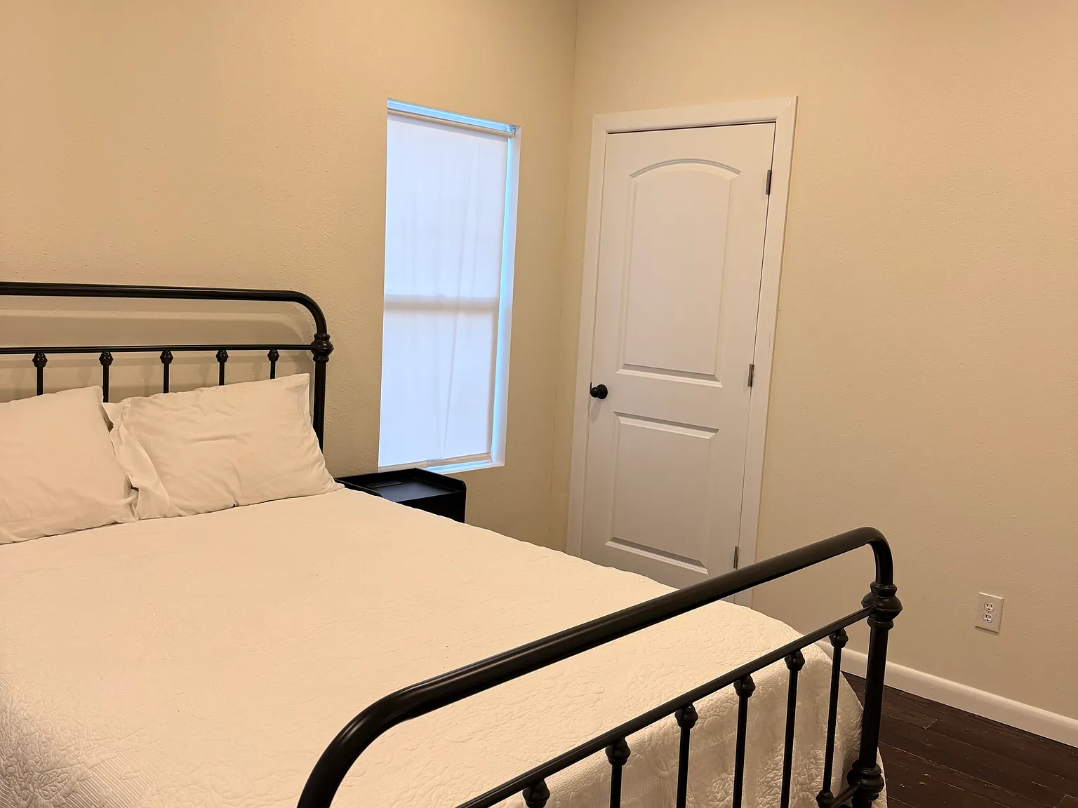 3 bed, 1600 sqft, $3,200 — Photo 3