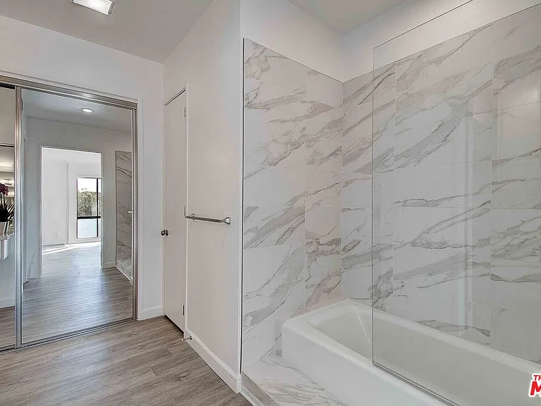 2324 S Beverly Glen Blvd #201 — Photo 15