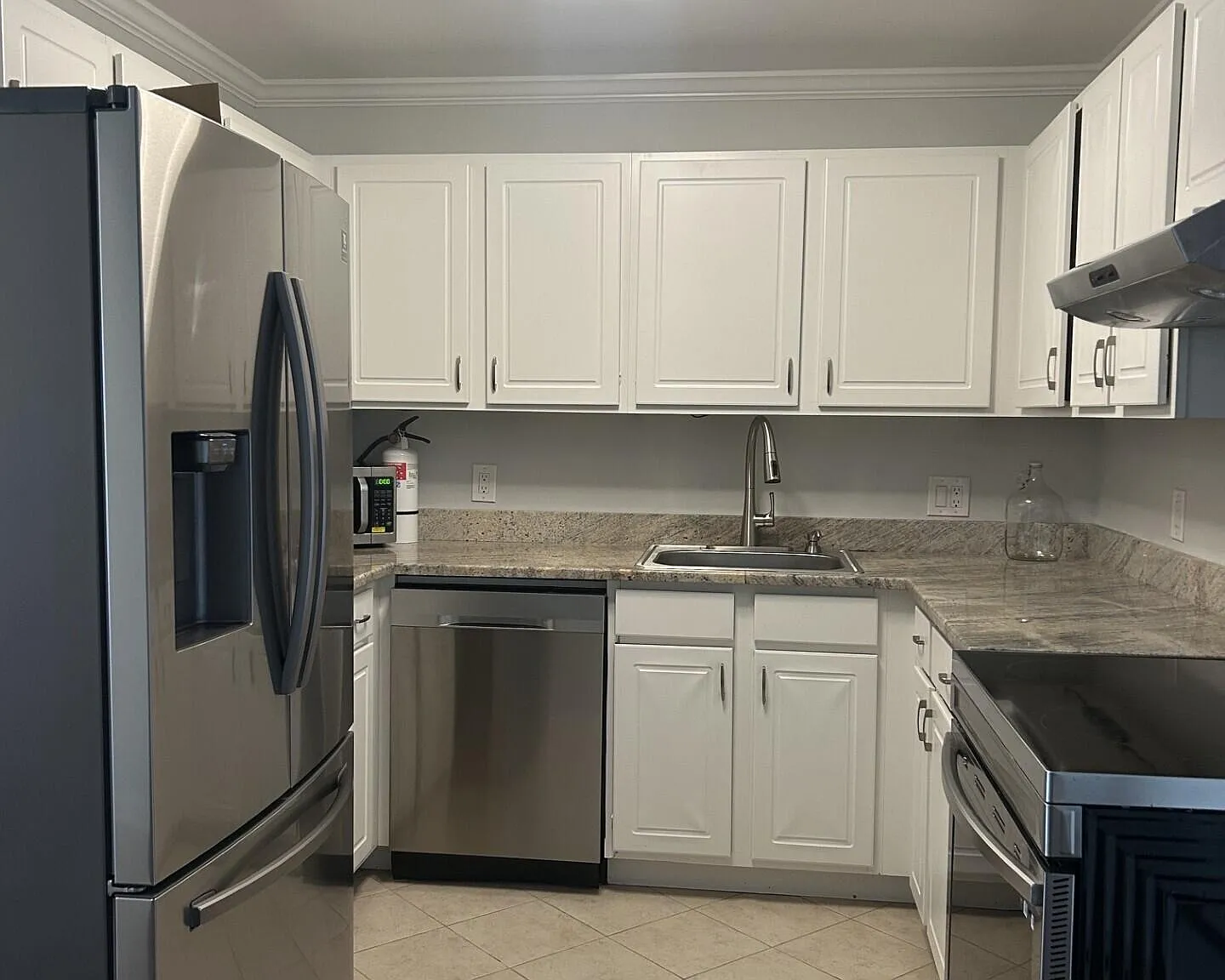 1 bed, 864 sqft, $2,995 — Photo 4