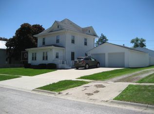 1011 Howard St, Aplington, IA 50604