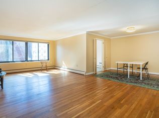 9 Concord St APT B2, West Hartford, CT 06119