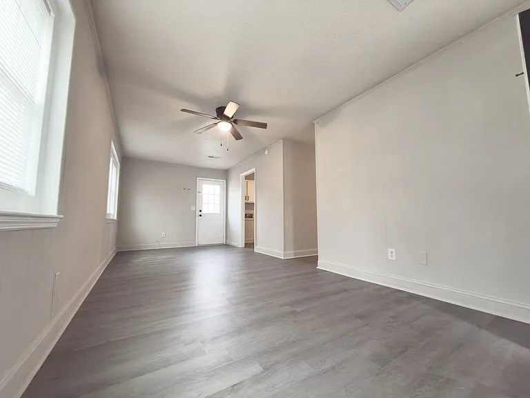 836 White Oak Dr — Photo 24