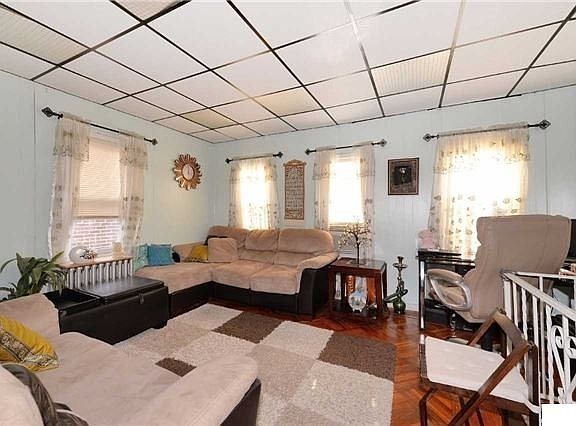 5th image of 9225 Gettysburg St #1