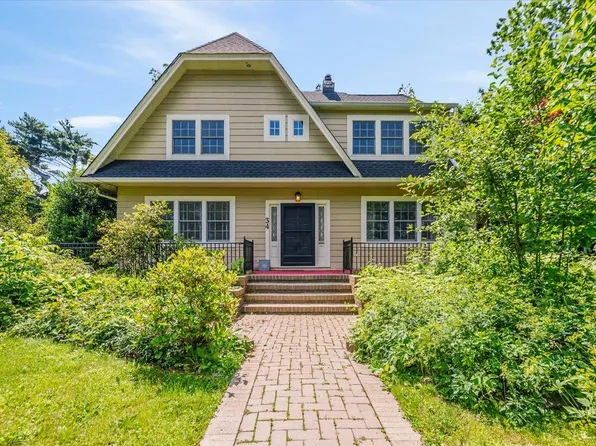 34 Elm Street, Great Neck, NY 11021