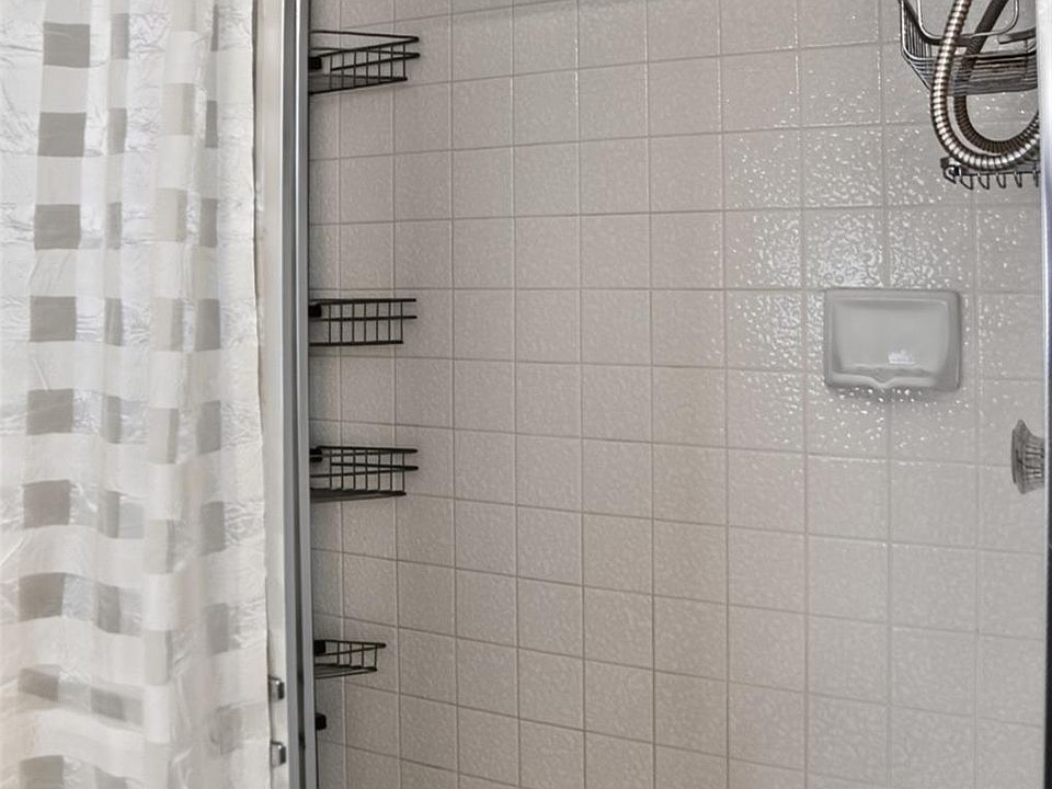 6689 Ridgefield Cir Apt 201, photo 27