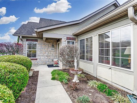 5th image of 2001 Wentworth Village Dr