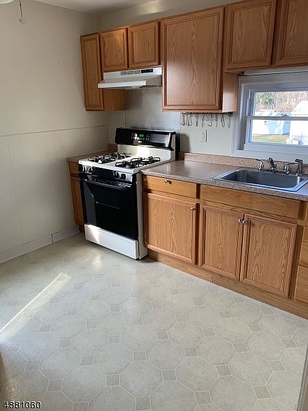 2nd image of 62 Greenwood Ave