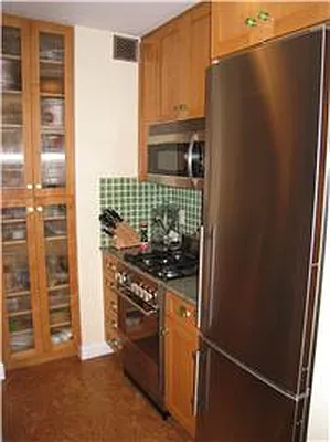 Rented by R New York | media 11