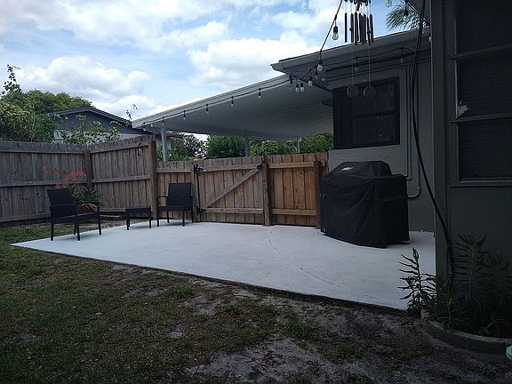 3rd image of 1580 Providence Blvd