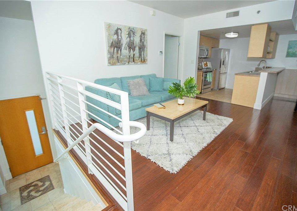 1st image of 425 W Beech St Unit 201