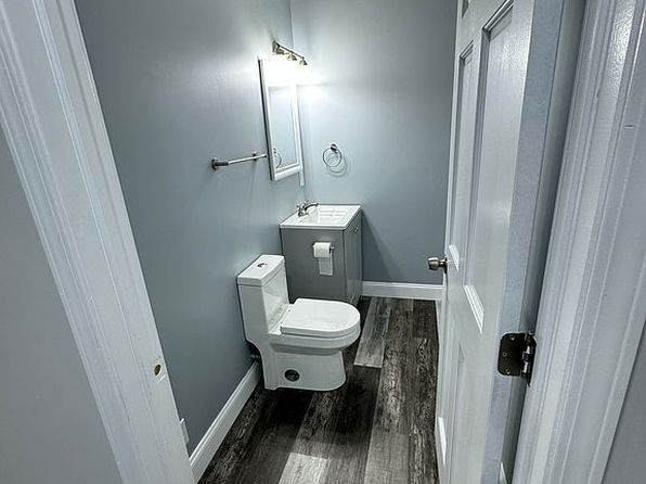 5 Elmhurst Dr