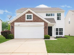 6747 Wimbledon Dr, Zionsville, IN 46077