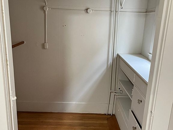 3rd image of 372 Hanover Ave #1