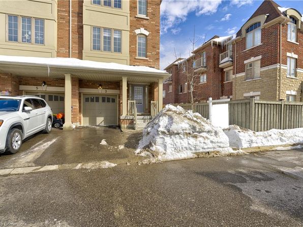 3 Hobart Gdns, Brampton, ON L6Z 0J1