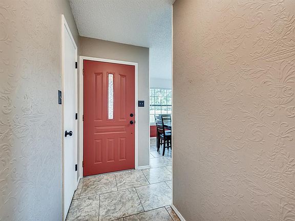 5th image of 213 Eddy Ave