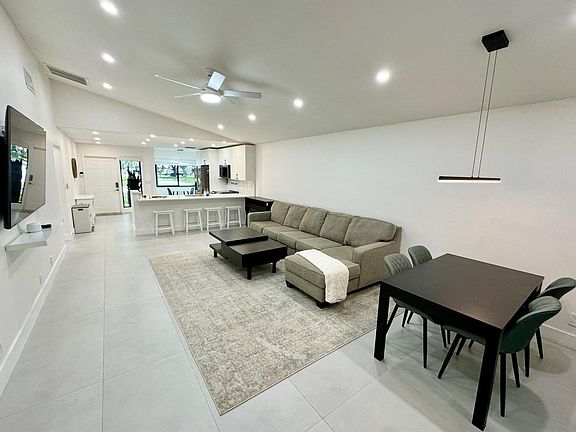 5th image of 3936 Arelia Dr S