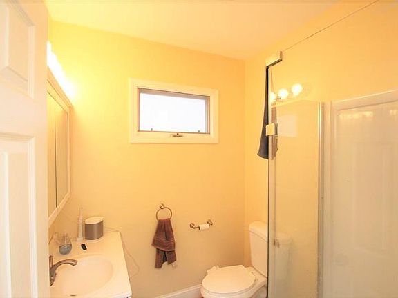 5th image of 21 Chandler St #111