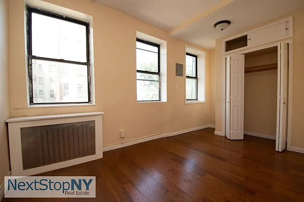 Rented by NextStopNY | media 16