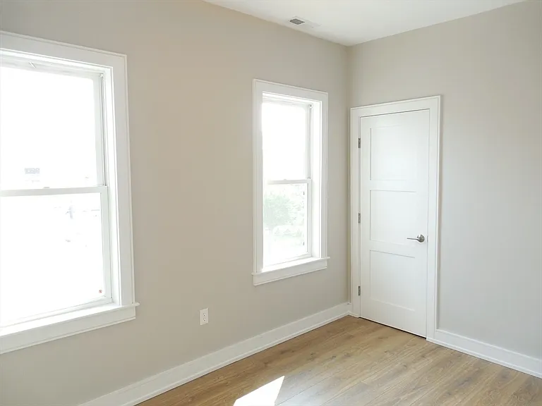 88 School St #B — Photo 13
