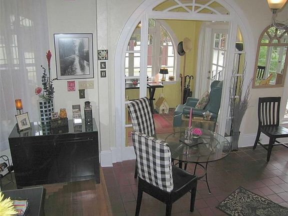 3rd image of 20 Cordova St