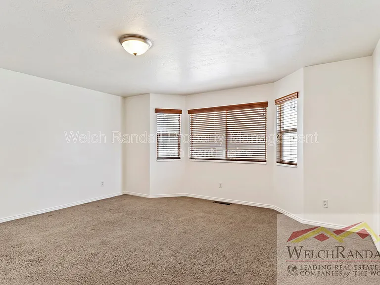 2126 Pebblebrook Rd — Photo 8