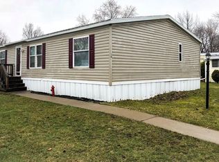 16 Glenview Dr, Clifton Springs, NY 14432