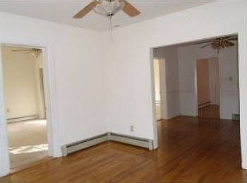 3rd image of 2634 Greenwood Dr