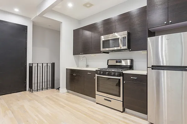 Rented by MNS | media 20