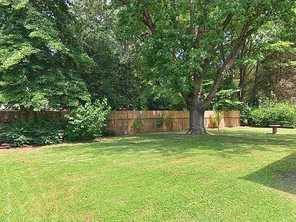 5th image of 160 Bret Harte Dr