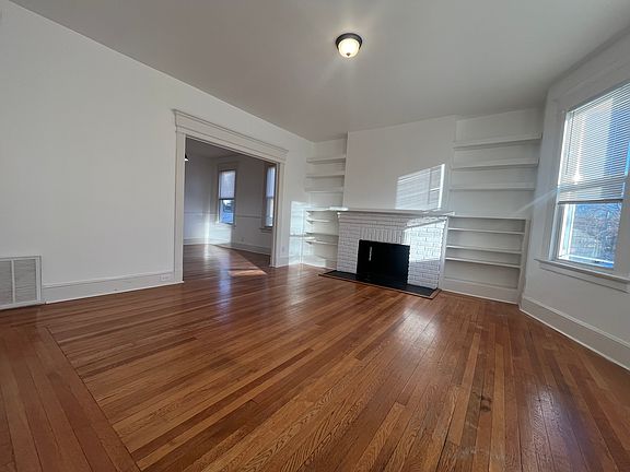 2nd image of 669 Elm St #2