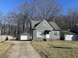 2440 Dentzler Rd, Parma, OH 44134