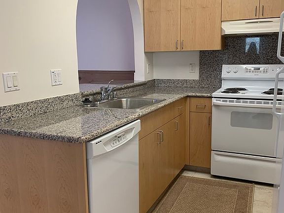 5th image of 2521 18th Ave