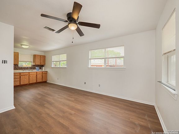 5th image of 1523 San Casimiro St