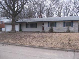 1720 Oak Hills Dr, Cape Girardeau, MO 63701