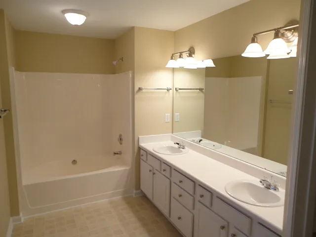5001 Babbling Brook Dr — Photo 13