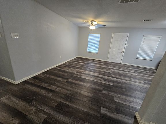 3rd image of 701 Chandler Dr