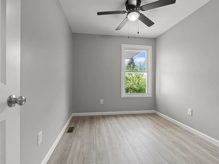 615 Fairmount Dr — Photo 15