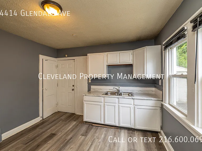 14414 Glendale Ave — Photo 8