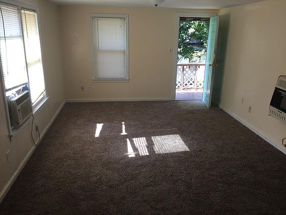 5th image of 613 N Ash St