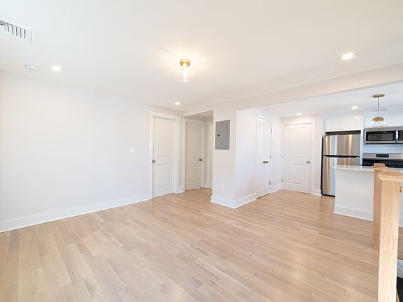 3rd image of 57 Oakland Ave #B