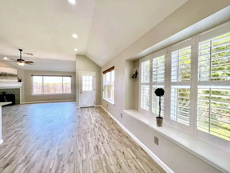 2526 Lake Dale Ln — Photo 19