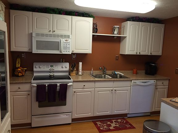 3rd image of 5595 Crestview Dr