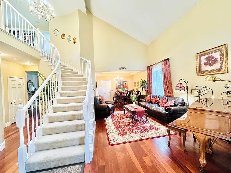 1812 Fox Springs Cir — Photo 3