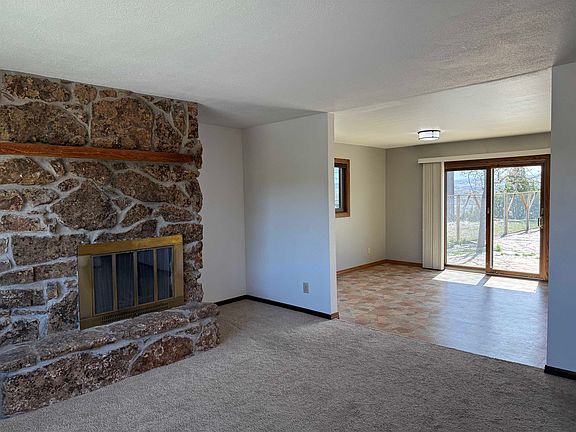 4th image of 141 Cedar Ridge Dr
