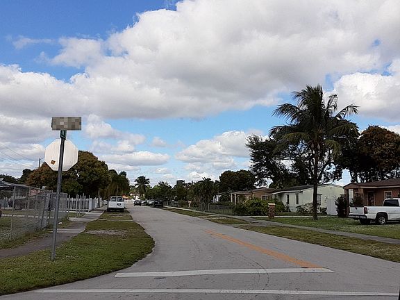 5th image of 16321 NW 18th Pl