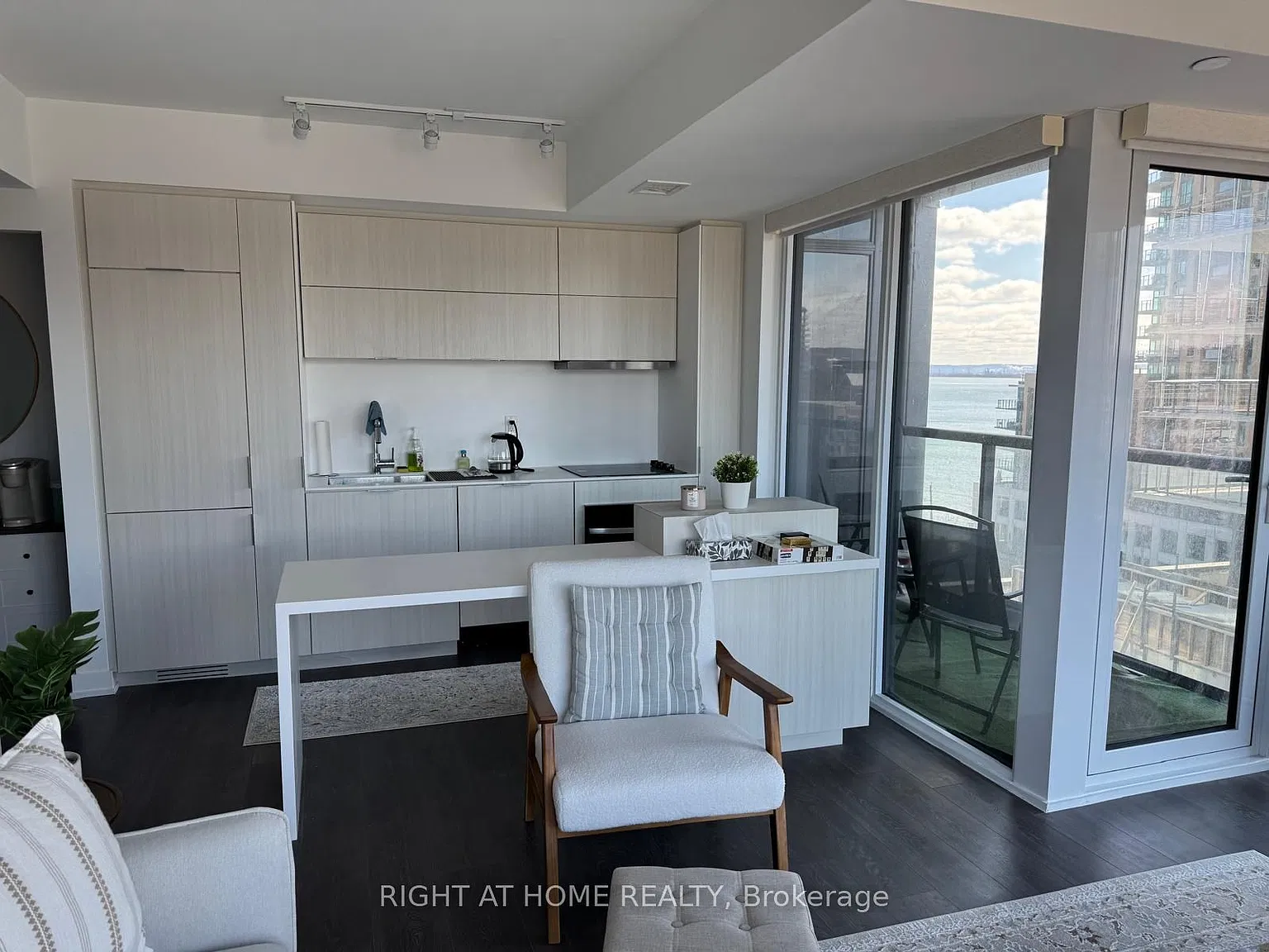 1 bed, $2,950 — Photo 3